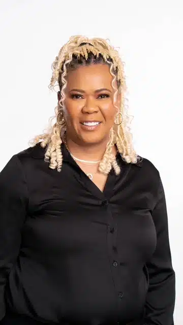 https://lovenewsmiles.com/wp-content/uploads/2025/09/debra-lee.png